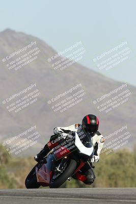 media/Dec-01-2025-Moto Forza (Mon) [[2daa91e15f]]/2-Intermediate Group/Session 2 Turn 9 Entry/